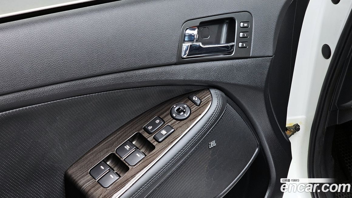 Kia K5 2011