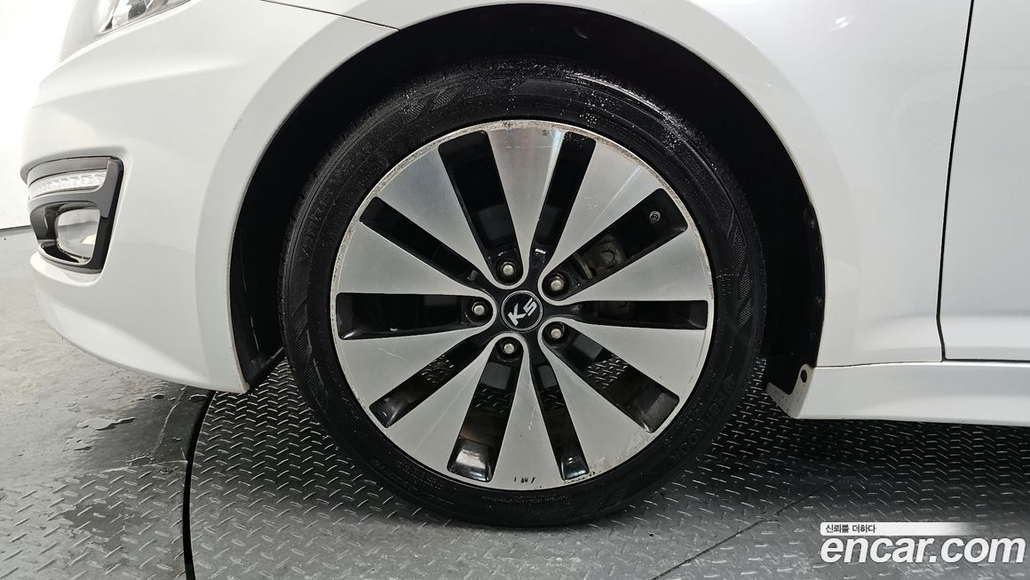 Kia K5 2011