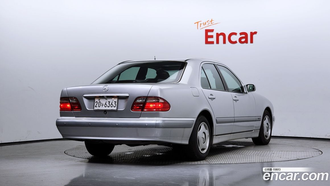 Mercedes-Benz E-Class 2001