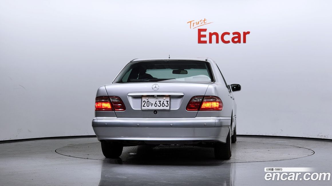 Mercedes-Benz E-Class 2001