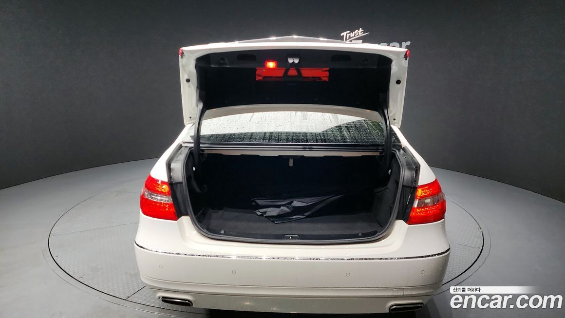 Mercedes-Benz E-Class 2013