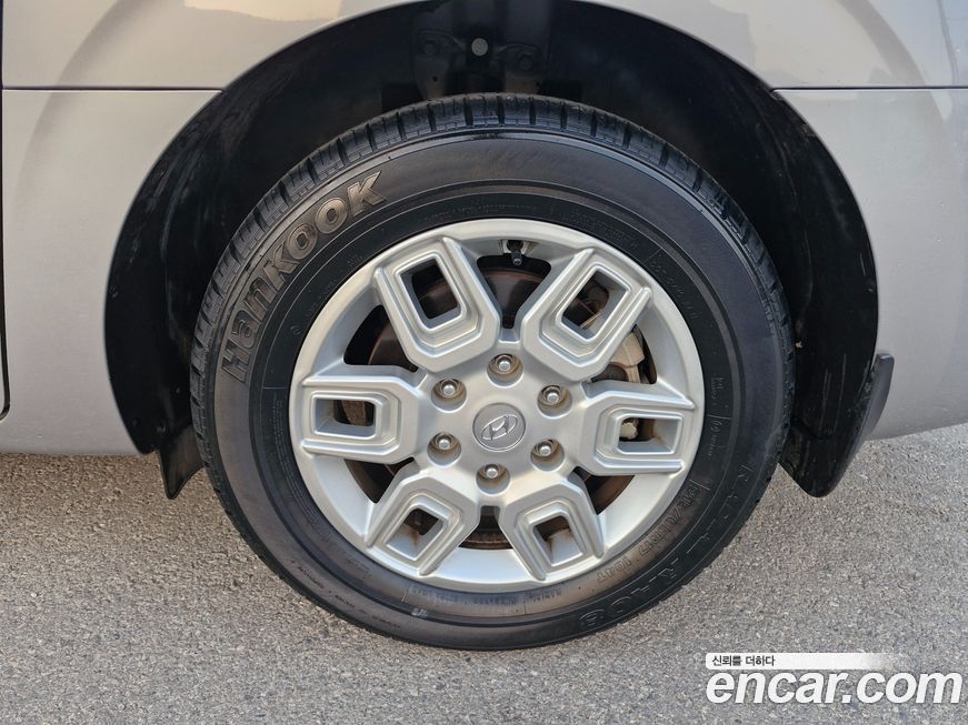 Hyundai Staria 2023