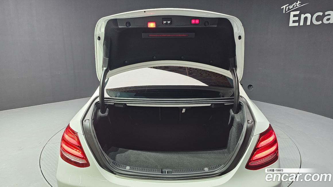 Mercedes-Benz E-Class 2017