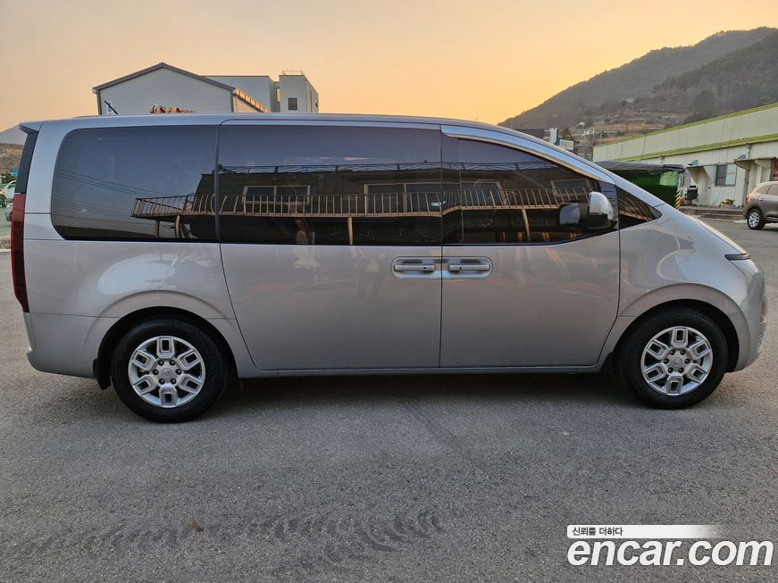 Hyundai Staria 2023