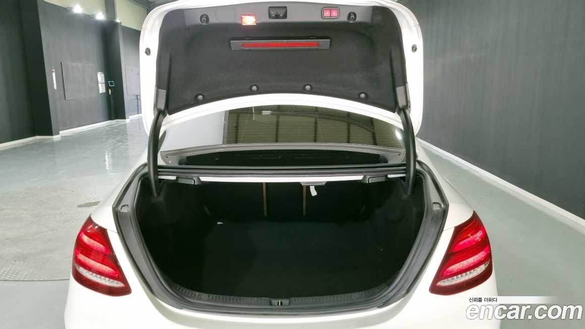 Mercedes-Benz E-Class 2017