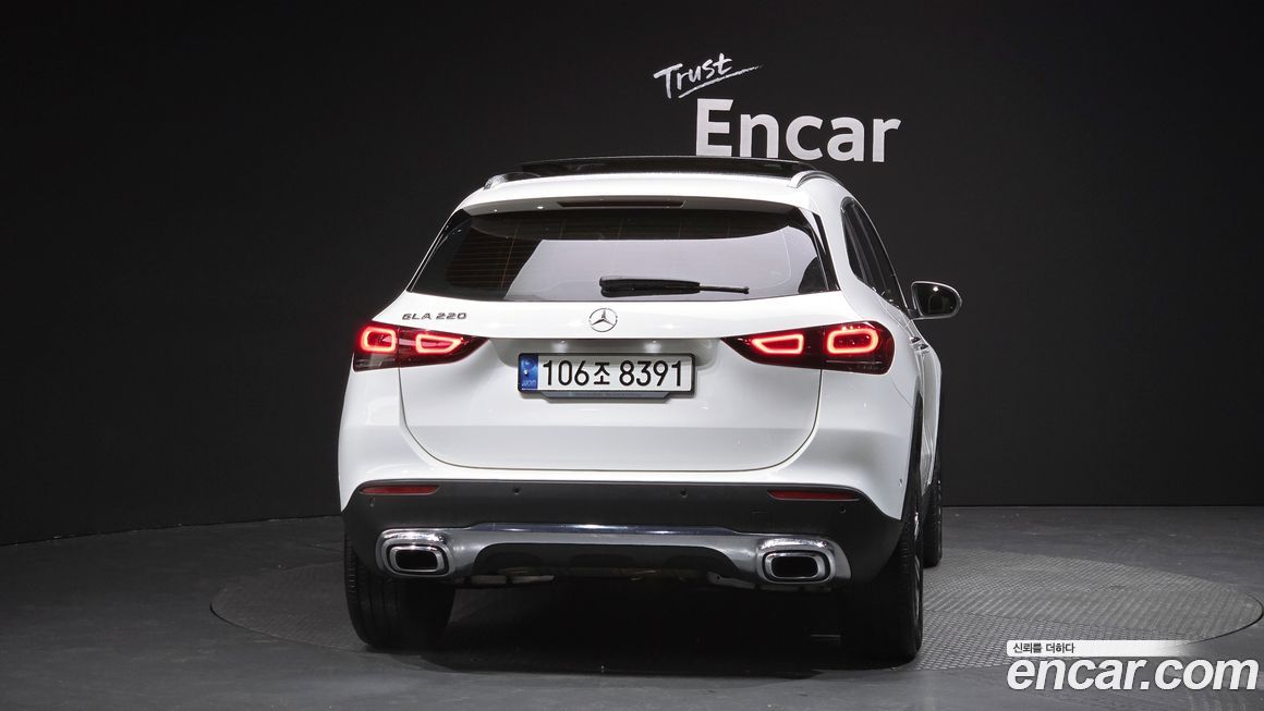 Mercedes-Benz GLA-Class 2021