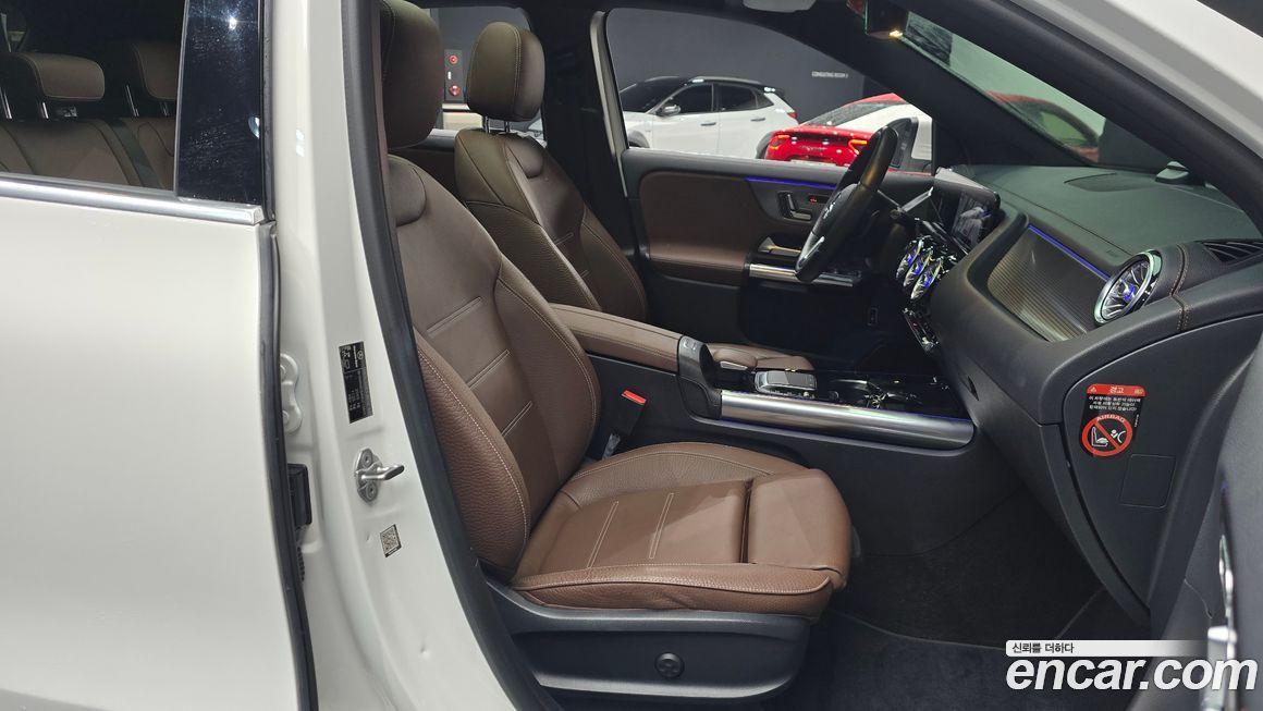 Mercedes-Benz GLA-Class 2021