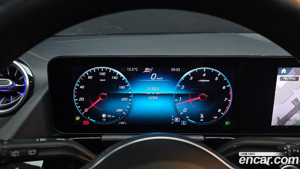 Mercedes-Benz GLA-Class 2021