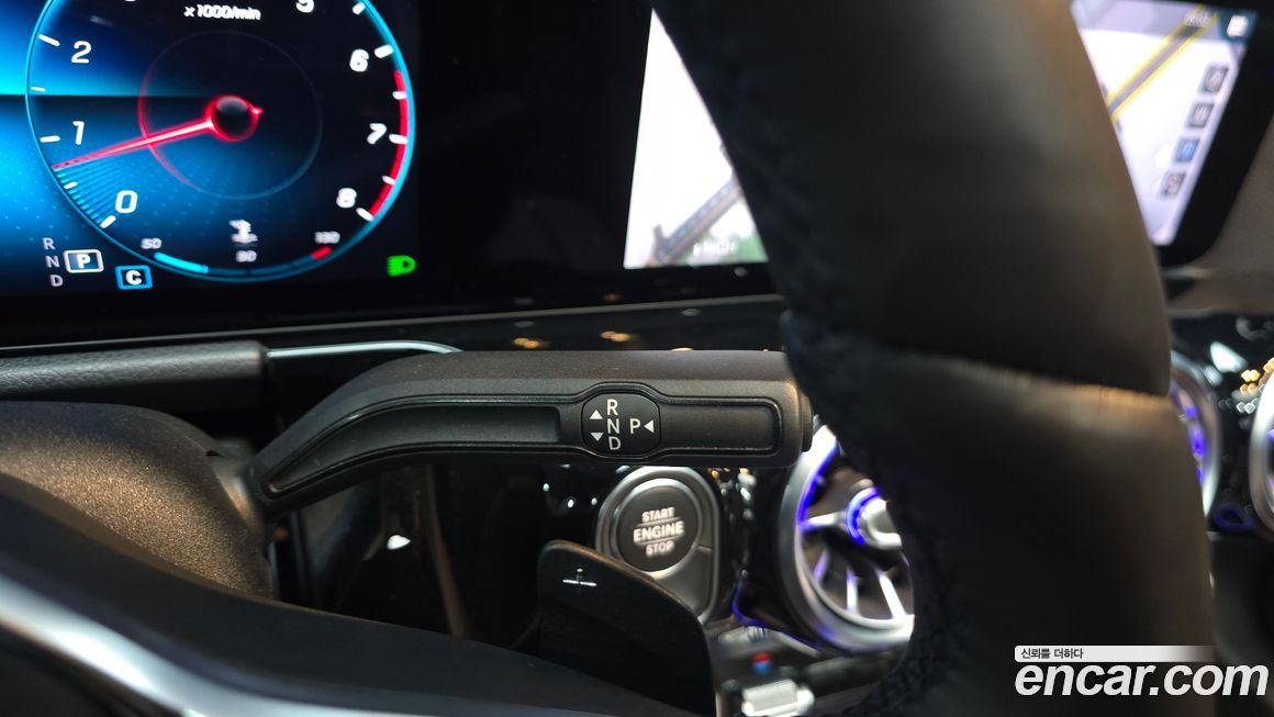 Mercedes-Benz GLA-Class 2021