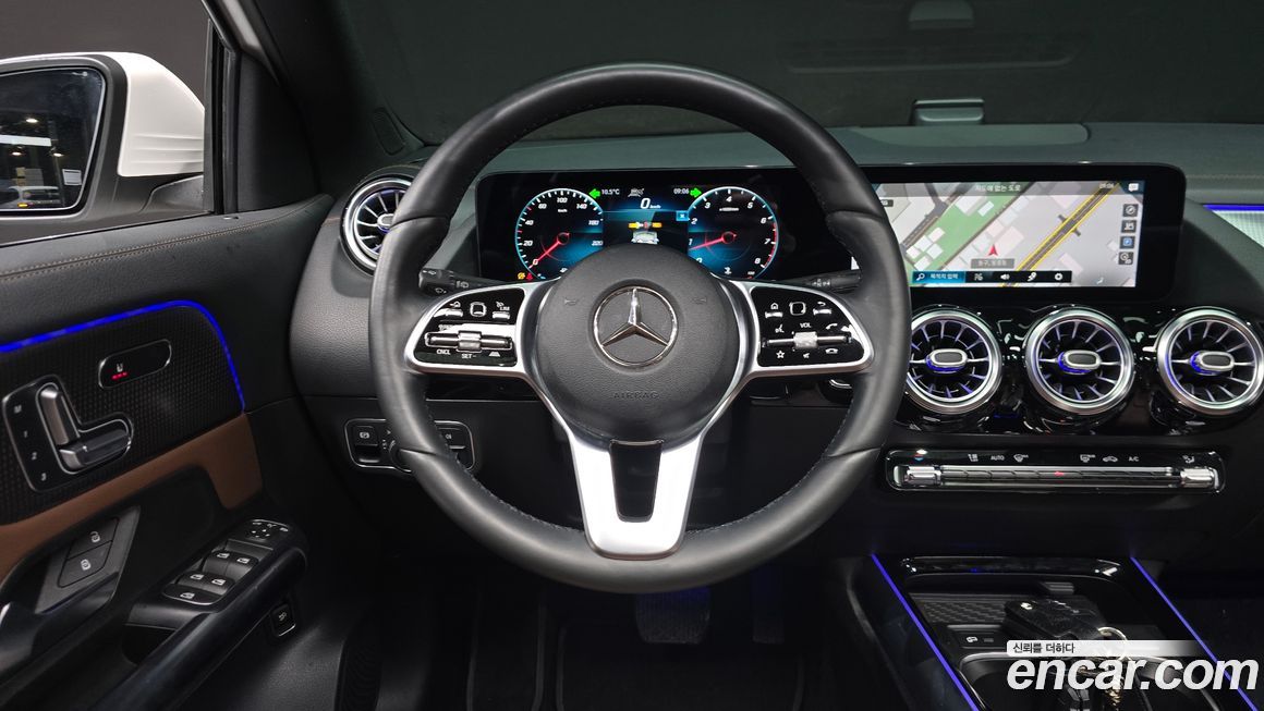 Mercedes-Benz GLA-Class 2021