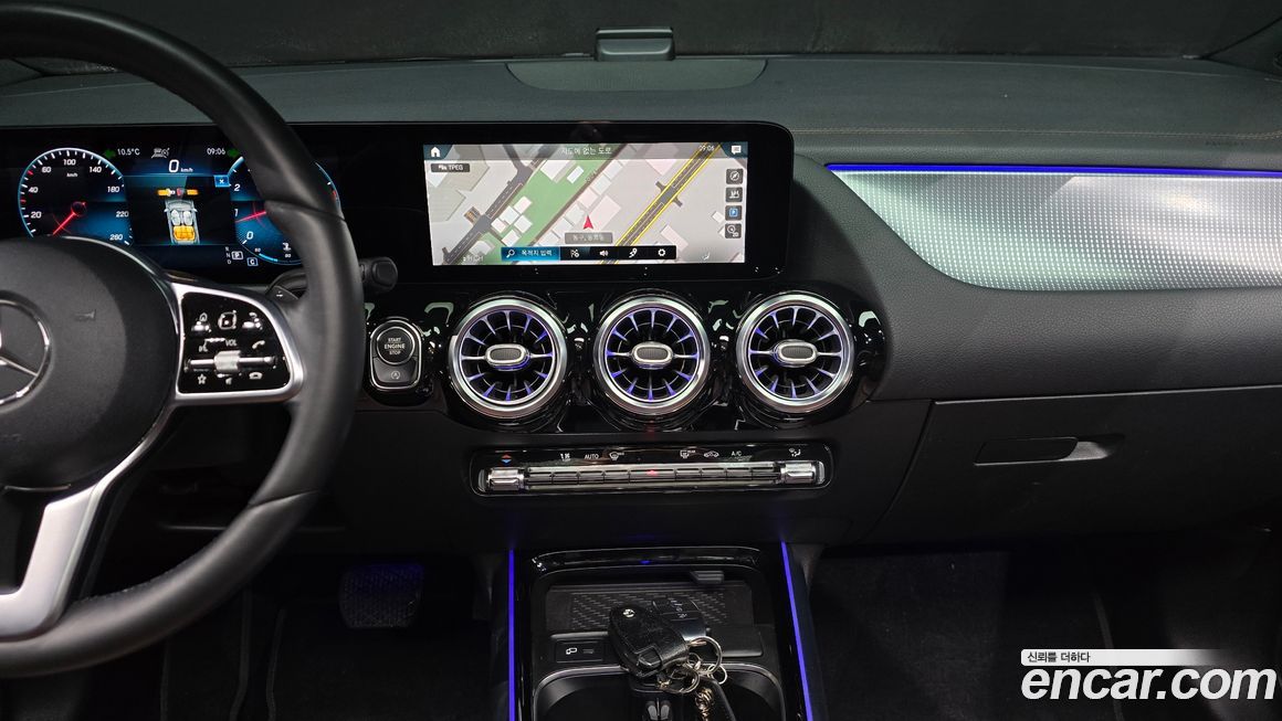 Mercedes-Benz GLA-Class 2021