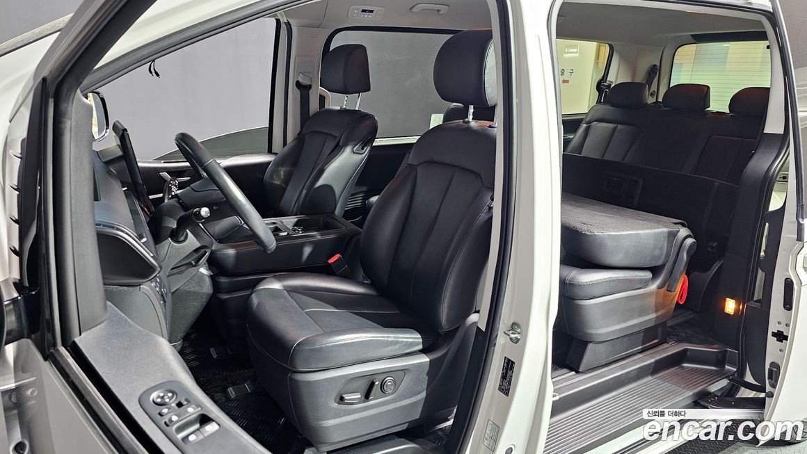Hyundai Staria 2023