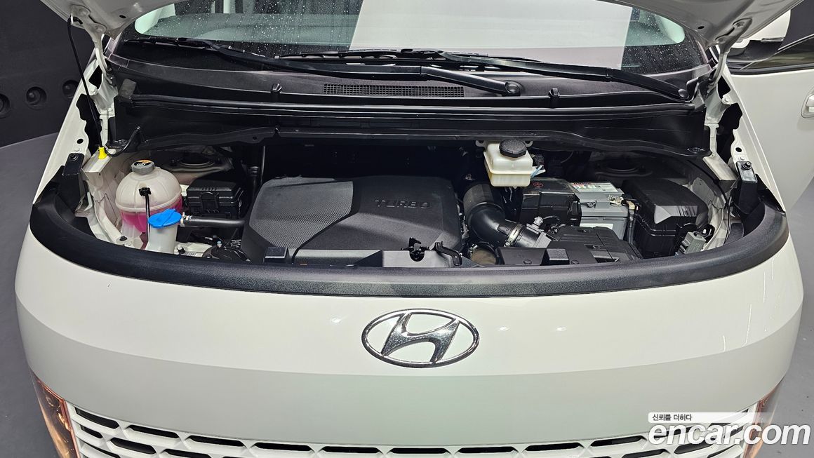 Hyundai Staria 2023