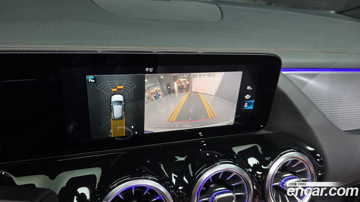 Mercedes-Benz GLA-Class 2021