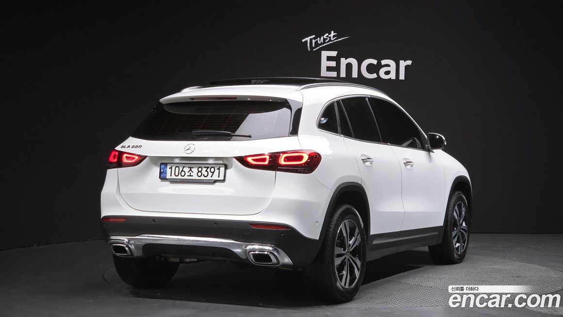 Mercedes-Benz GLA-Class 2021