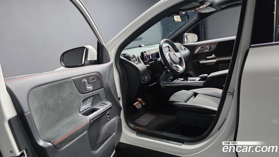 Mercedes-Benz GLA-Class 2021