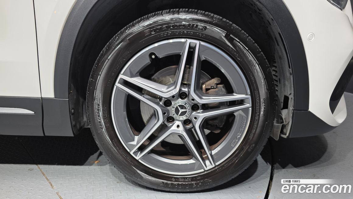 Mercedes-Benz GLA-Class 2021