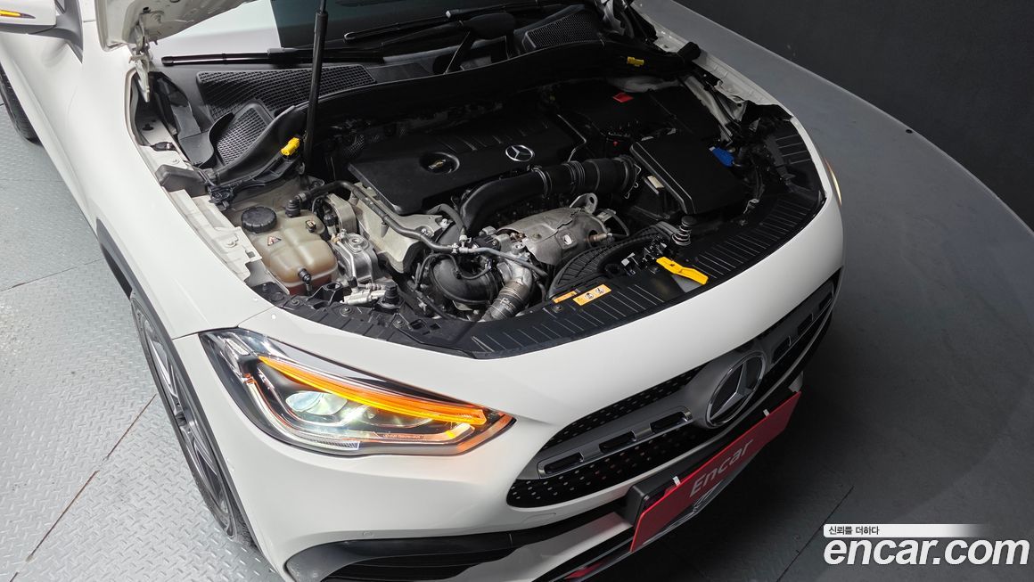 Mercedes-Benz GLA-Class 2021