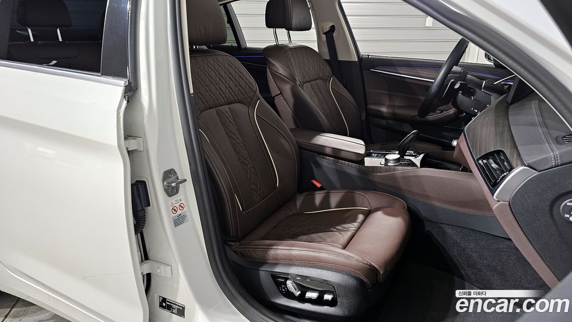 BMW 5-Series 2022