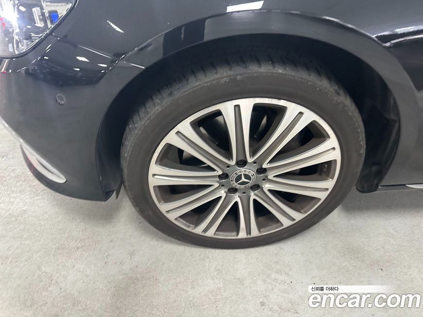 Mercedes-Benz E-Class 2023