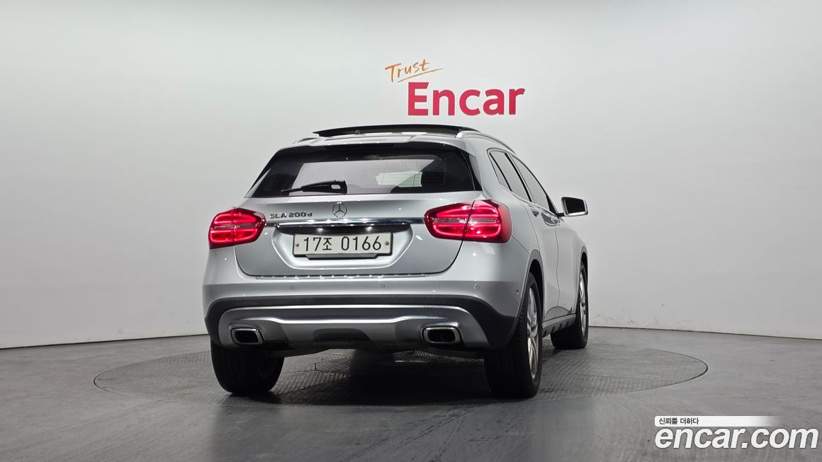Mercedes-Benz GLA-Class 2017