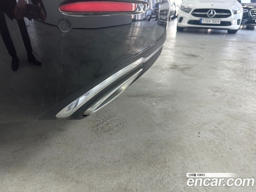 Mercedes-Benz E-Class 2023