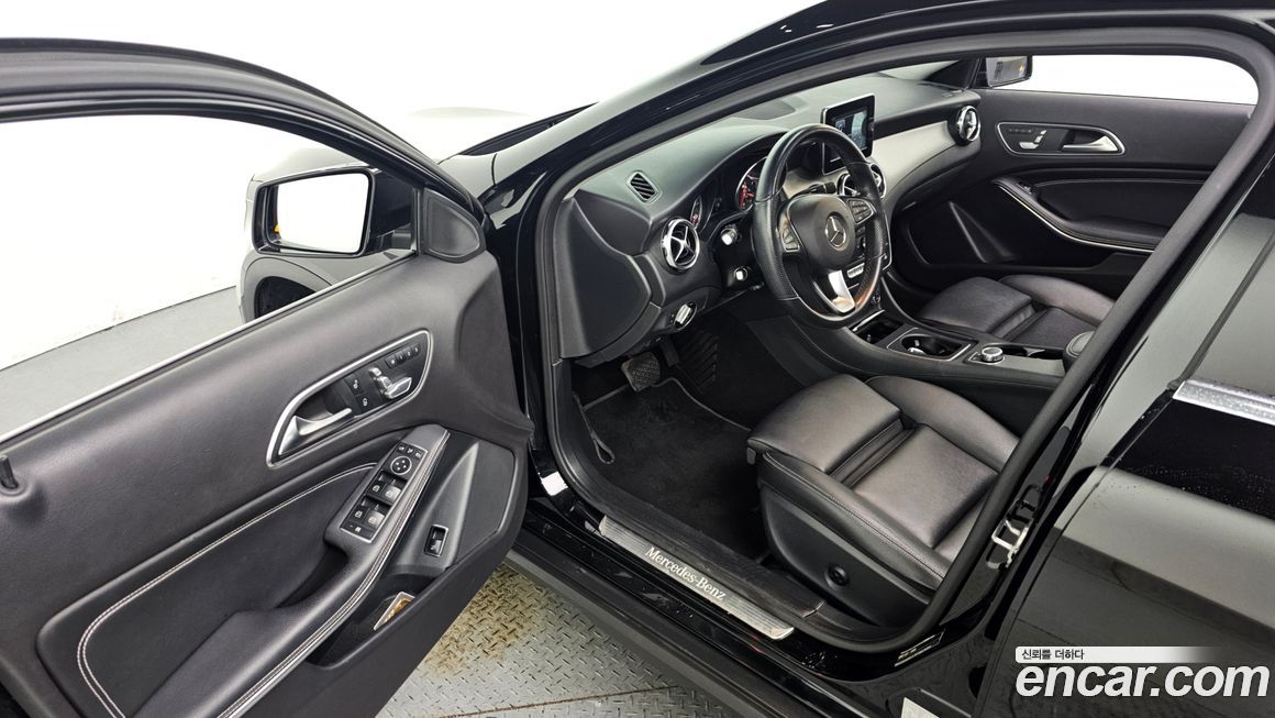 Mercedes-Benz GLA-Class 2019