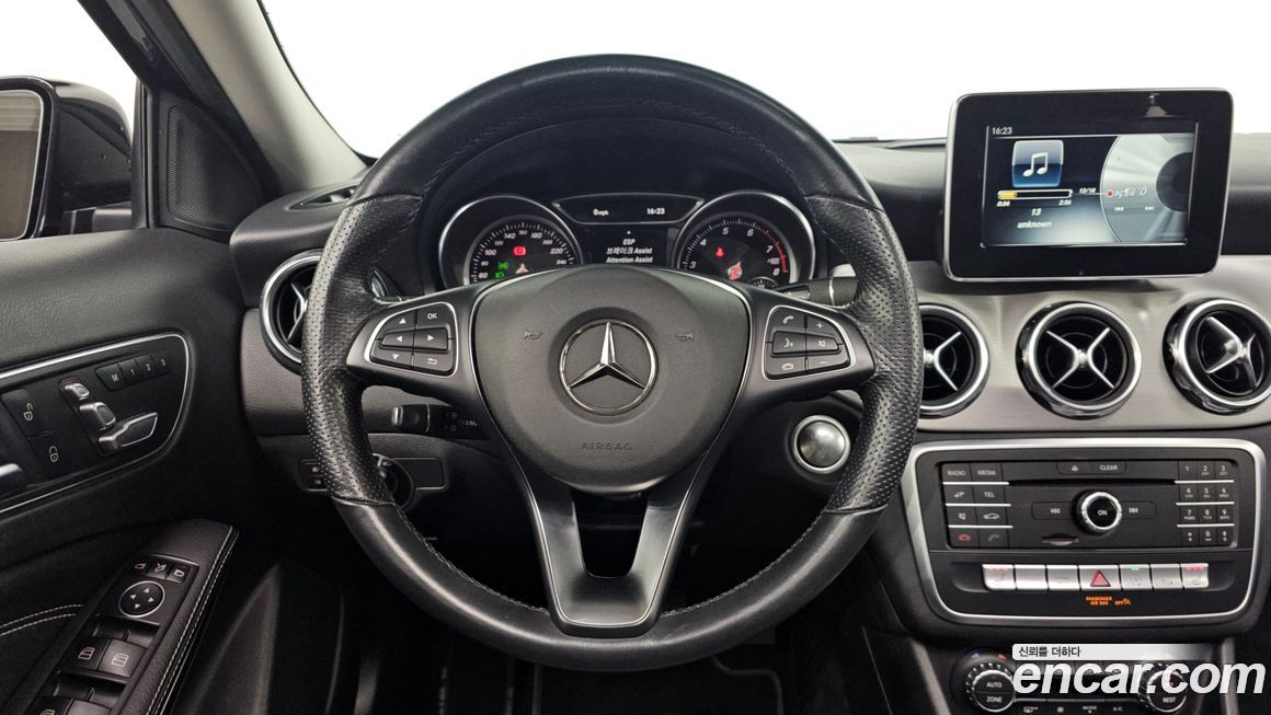 Mercedes-Benz GLA-Class 2019