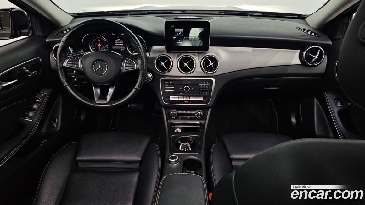 Mercedes-Benz GLA-Class 2019