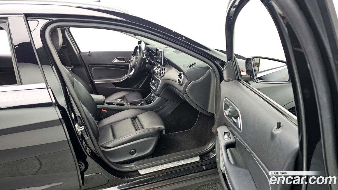 Mercedes-Benz GLA-Class 2019