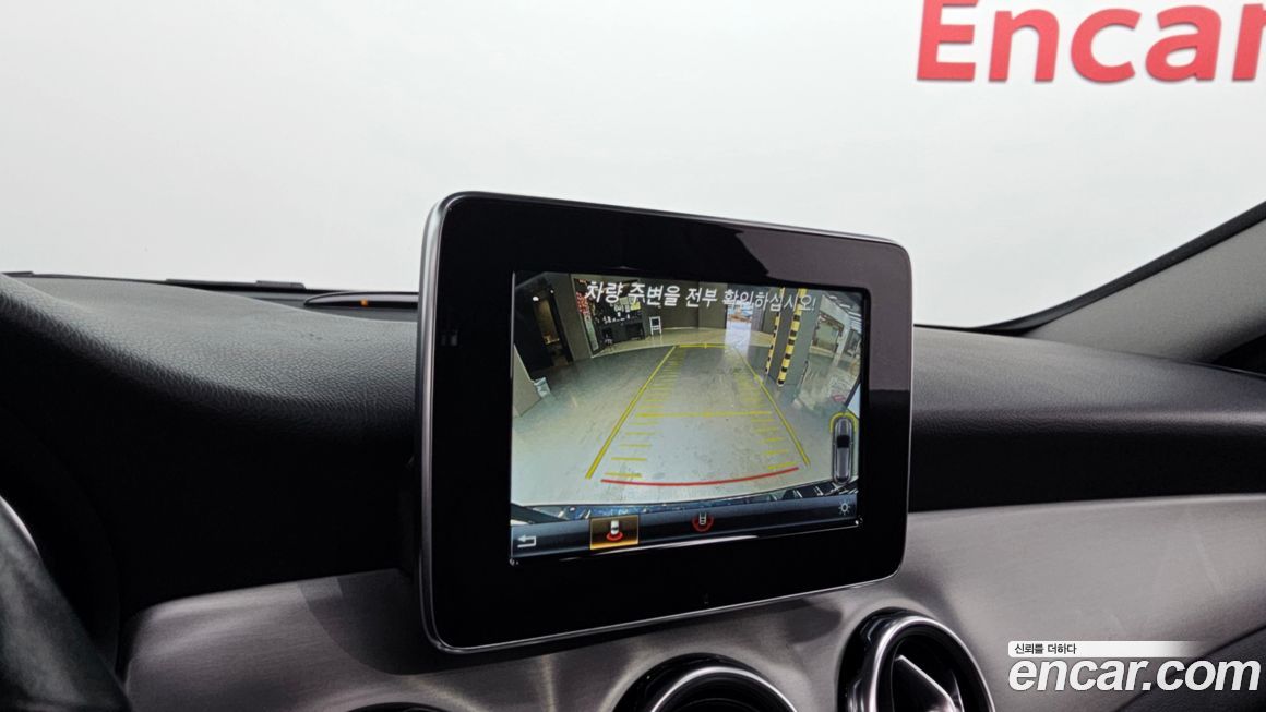 Mercedes-Benz GLA-Class 2019