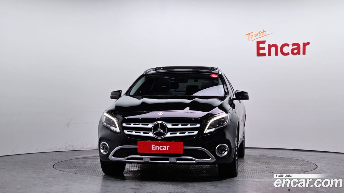 Mercedes-Benz GLA-Class 2019