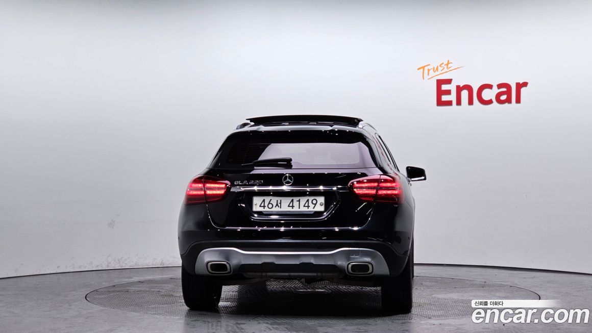 Mercedes-Benz GLA-Class 2019