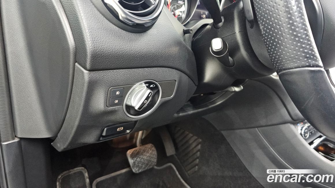 Mercedes-Benz GLA-Class 2019