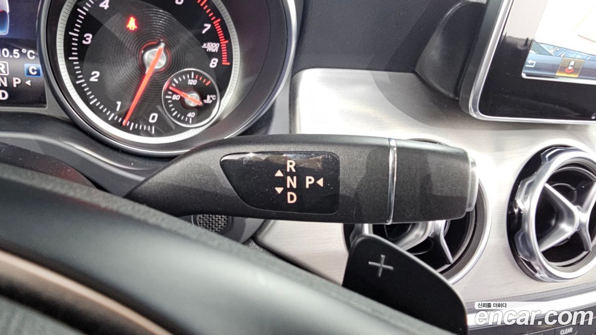 Mercedes-Benz GLA-Class 2019