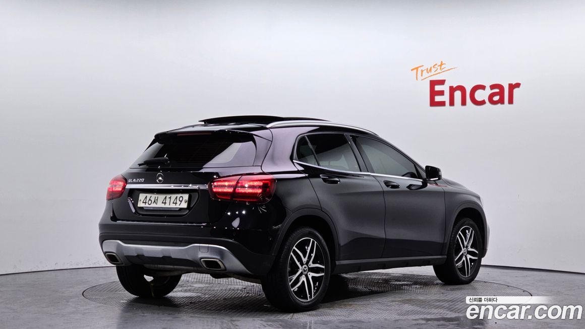 Mercedes-Benz GLA-Class 2019