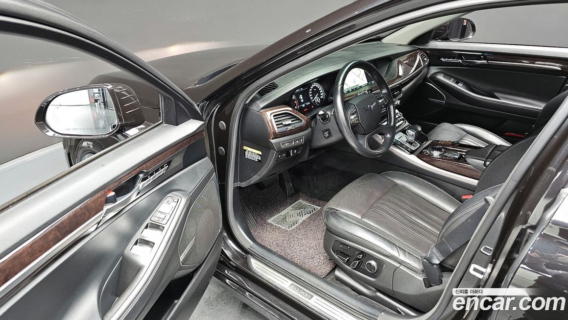 Genesis EQ900 2018