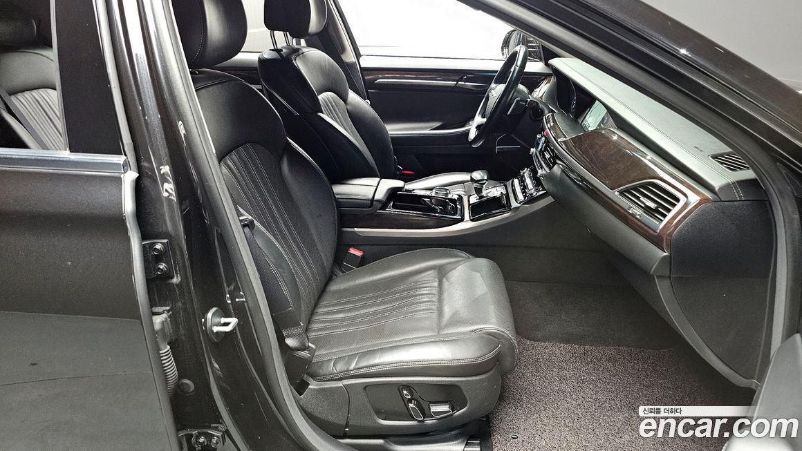 Genesis EQ900 2018