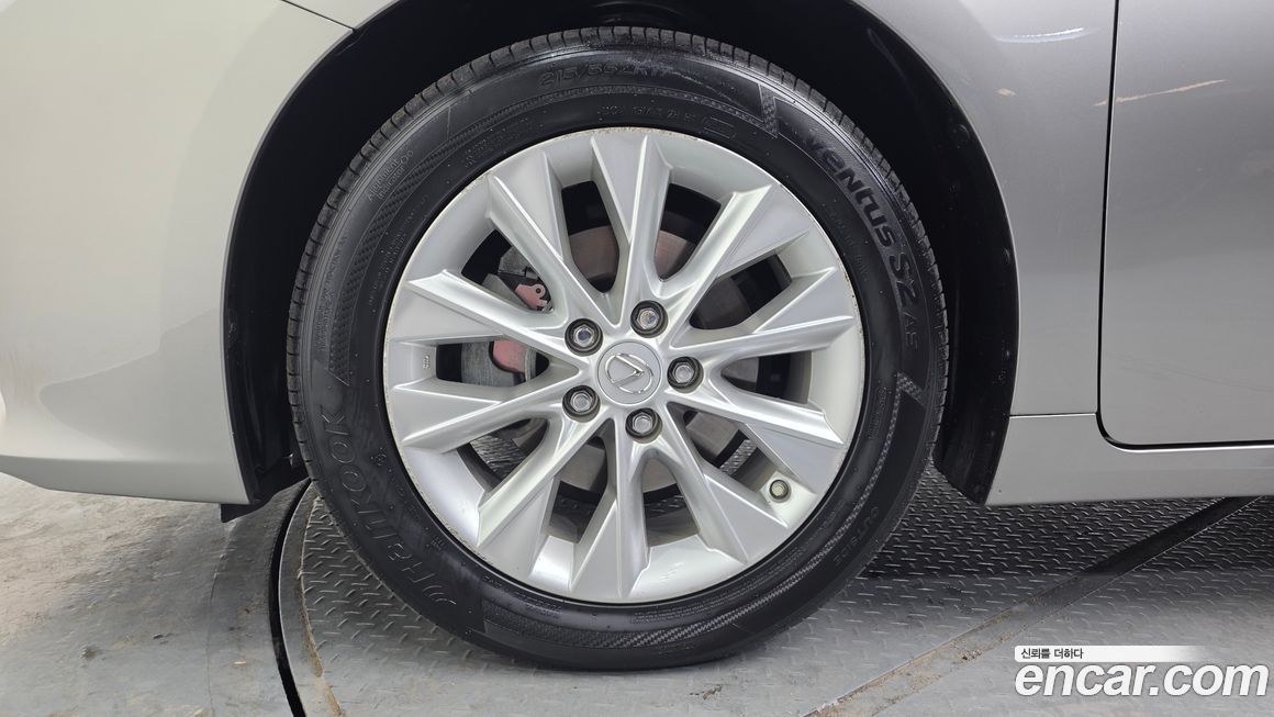 Lexus ES 2015
