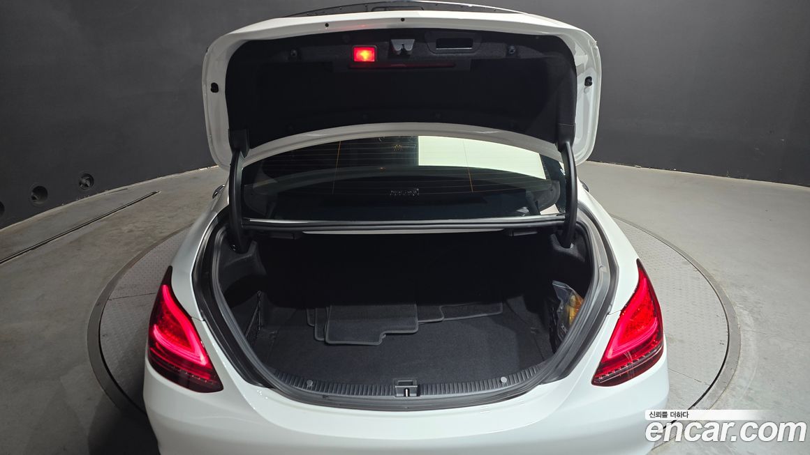 Mercedes-Benz C-Class 2019