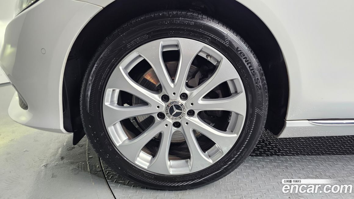 Mercedes-Benz E-Class 2019