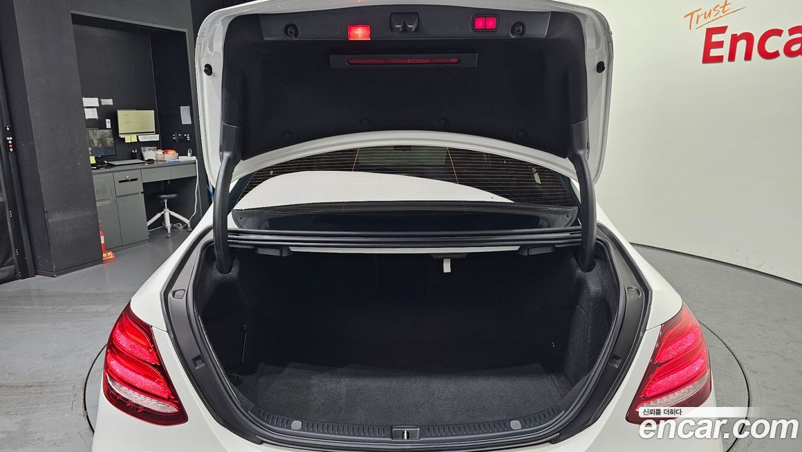 Mercedes-Benz E-Class 2019