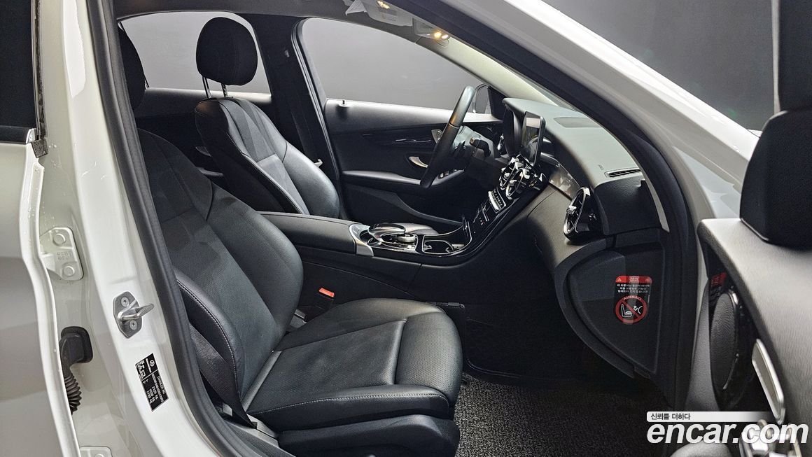 Mercedes-Benz C-Class 2019