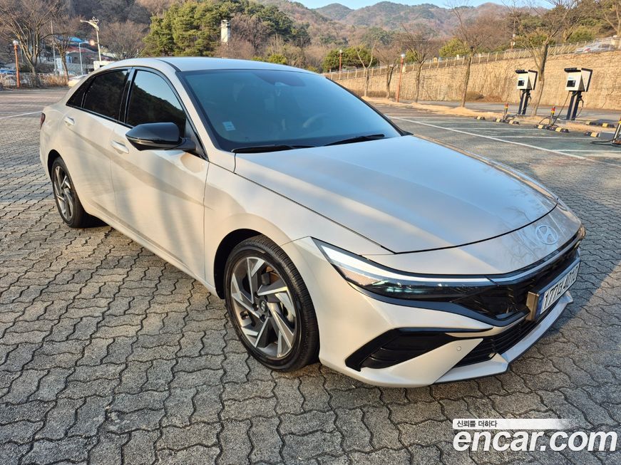 Hyundai AVANTE 2024