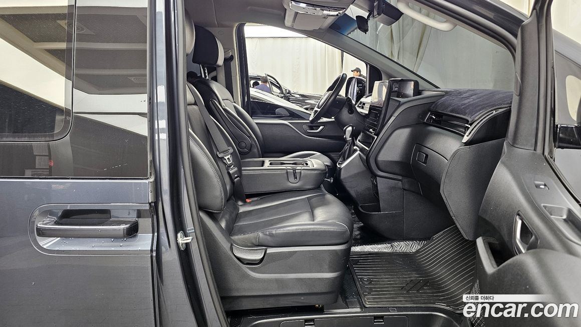 Hyundai Staria 2022