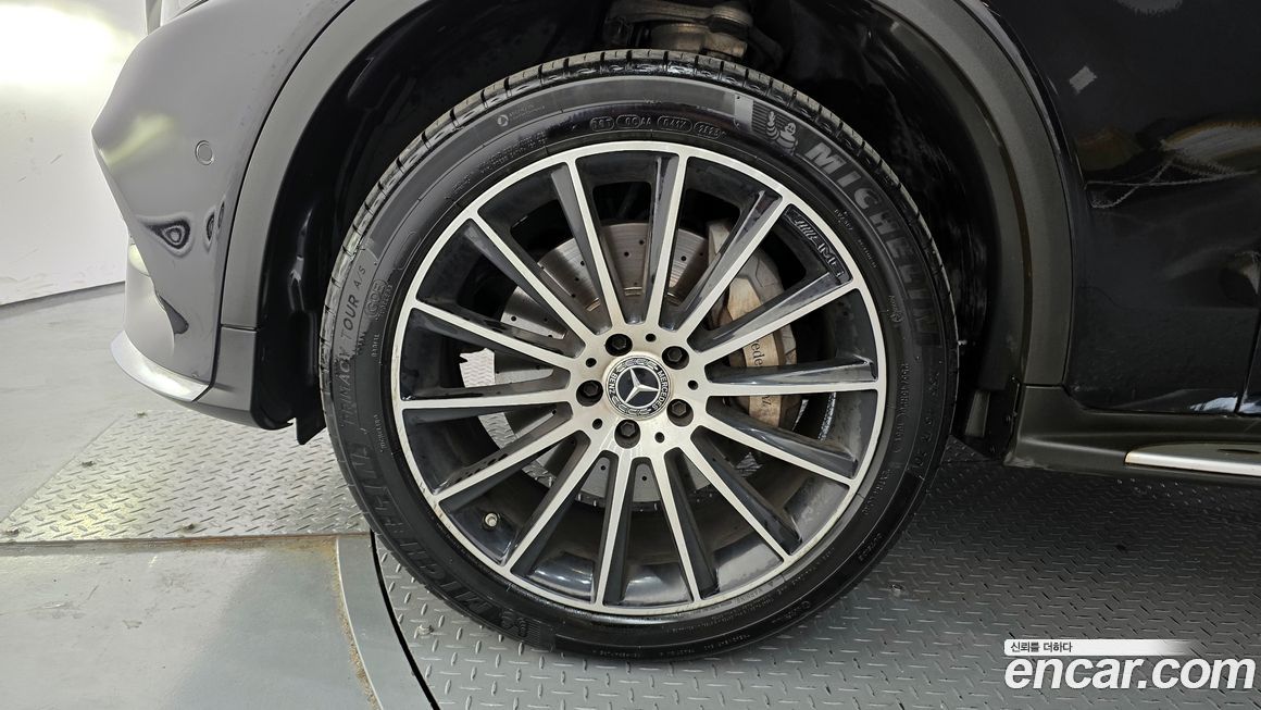 Mercedes-Benz GLC-Class 2019