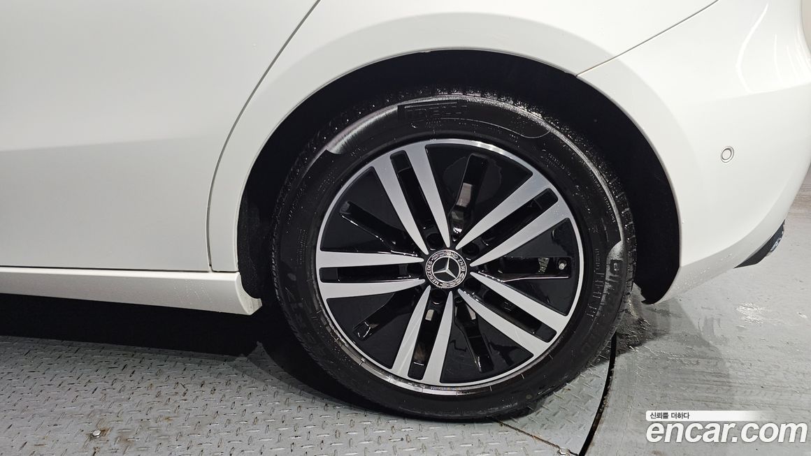 Mercedes-Benz A-Class 2023