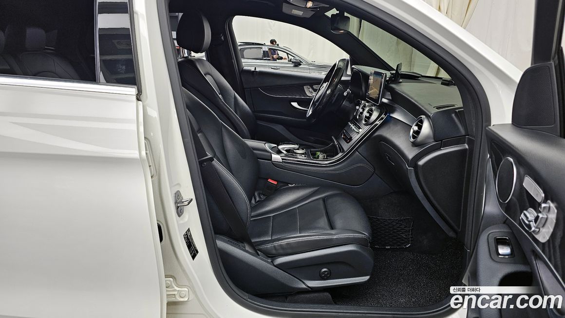 Mercedes-Benz GLC-Class 2019