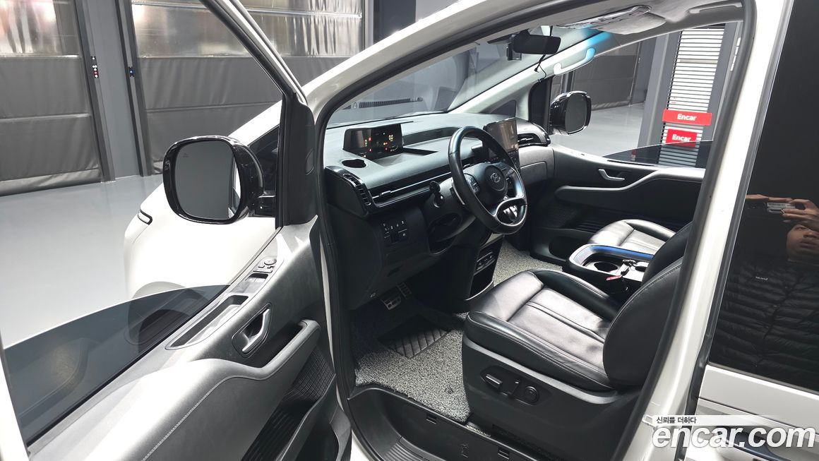 Hyundai Staria 2023