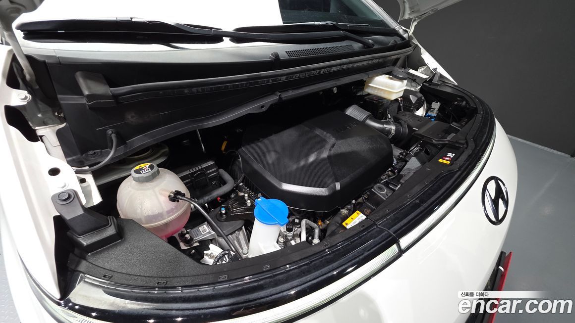 Hyundai Staria 2023
